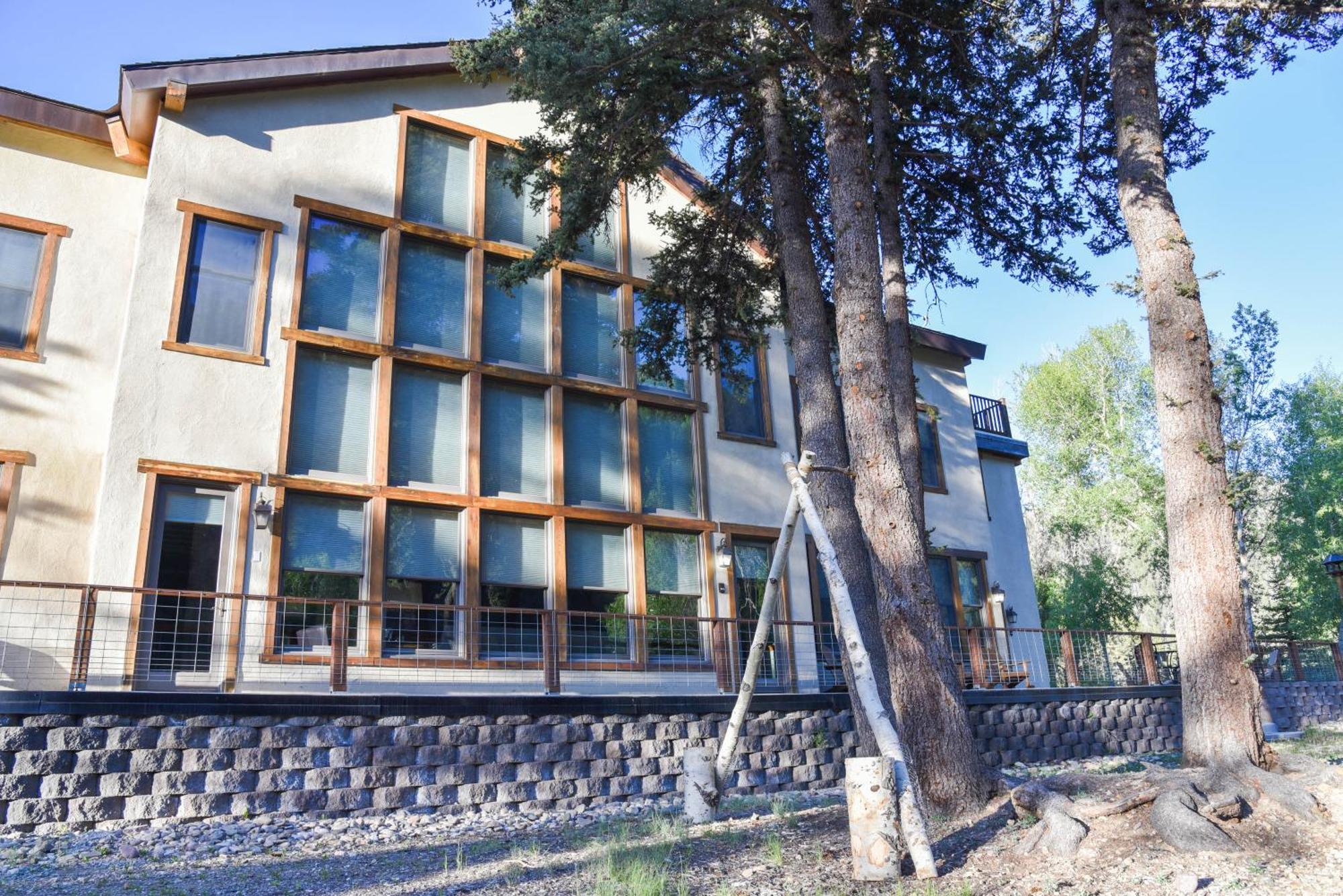 River Lyric Lodge - Formerly Double Dog 红河 外观 照片