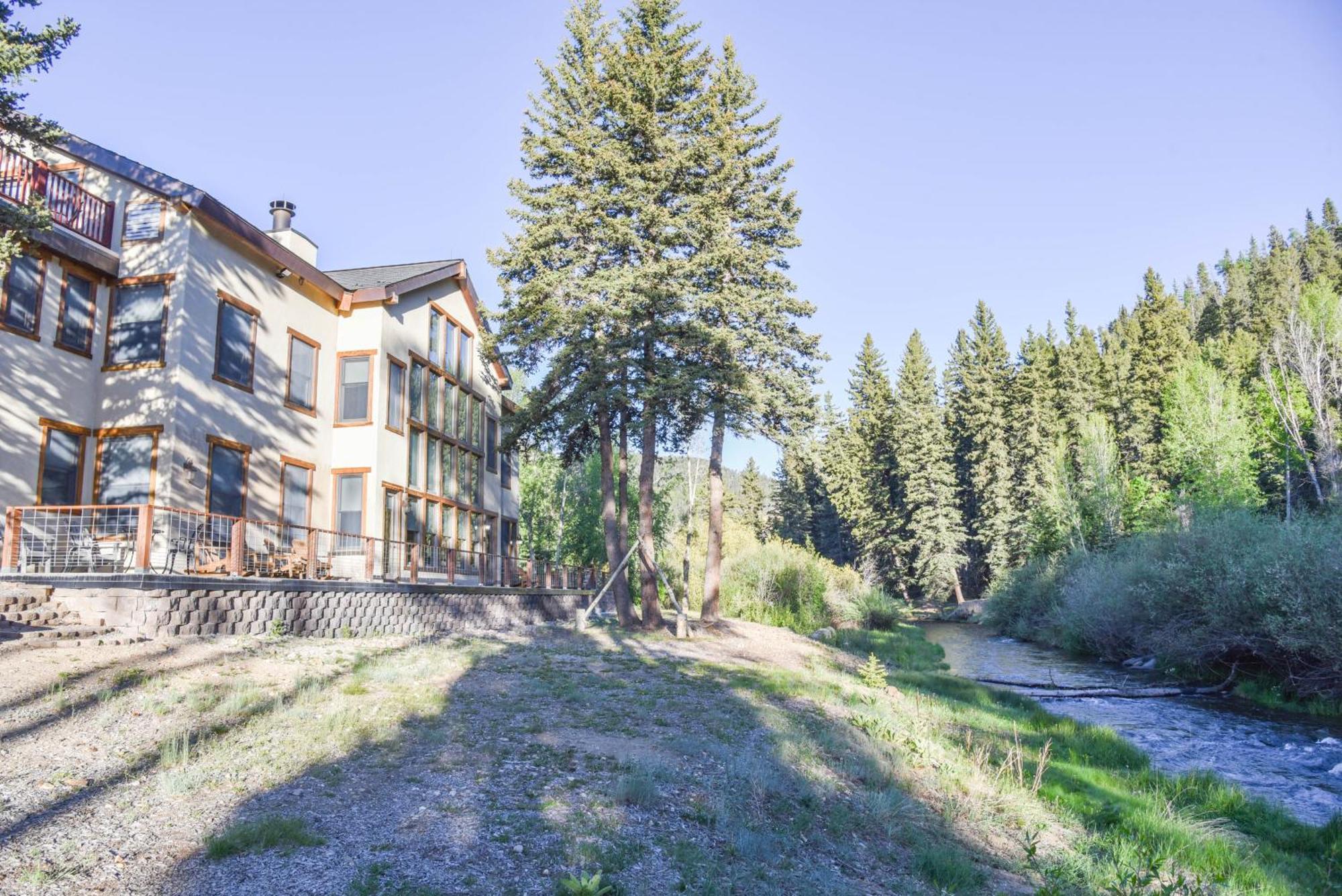 River Lyric Lodge - Formerly Double Dog 红河 外观 照片